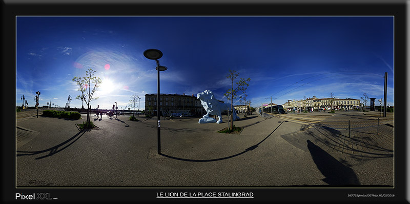 Le lion de la place Stalingrad et le pont de pierre, Bordeaux Découvrez les incroyables images de Pixel XXL : Lion place Stalingrad - visites virtuelles, gigapanoramas, photosphères et vidéos 360!
