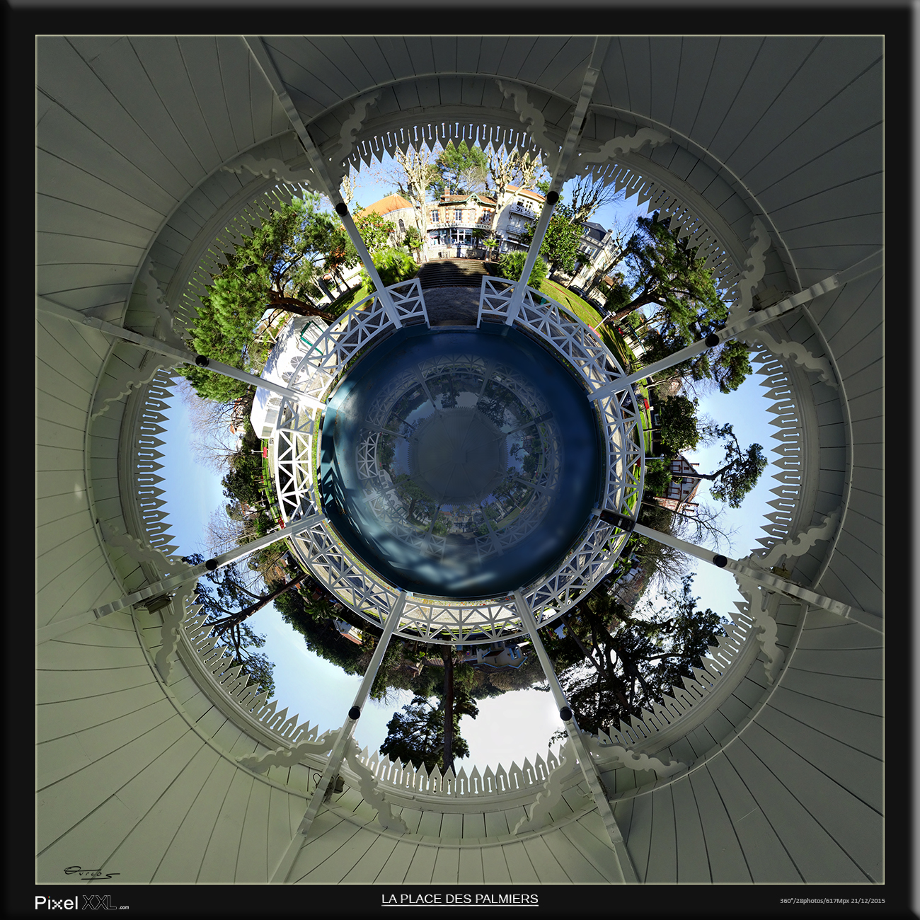 Découvrez les incroyables images de Pixel XXL : Place des palmiers à Arcachon - visites virtuelles, gigapanoramas, photosphères et vidéos 360!